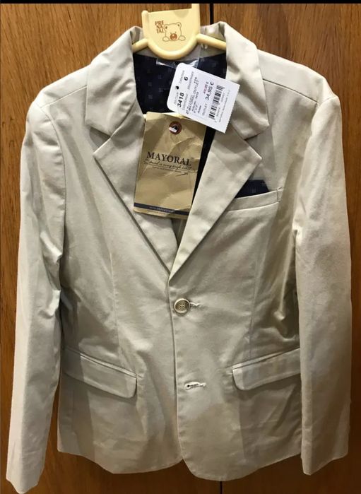 Blazer cerimonia mayoral com etiqueta.