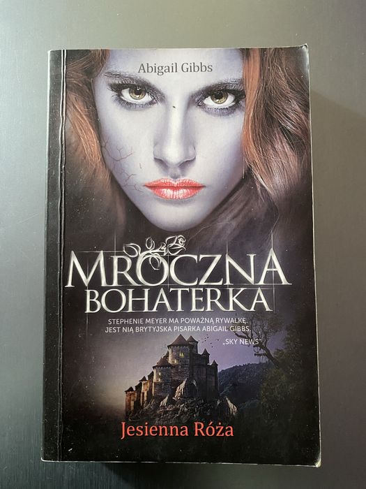 mroczna bohaterka