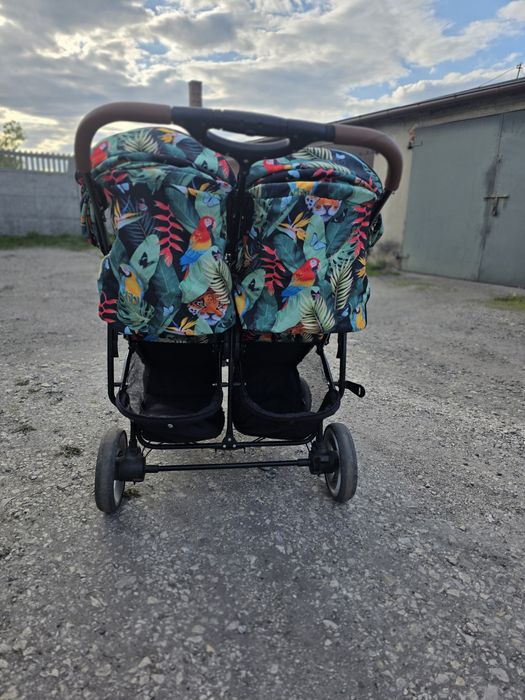 Wózek spacerowy bliźniaczy