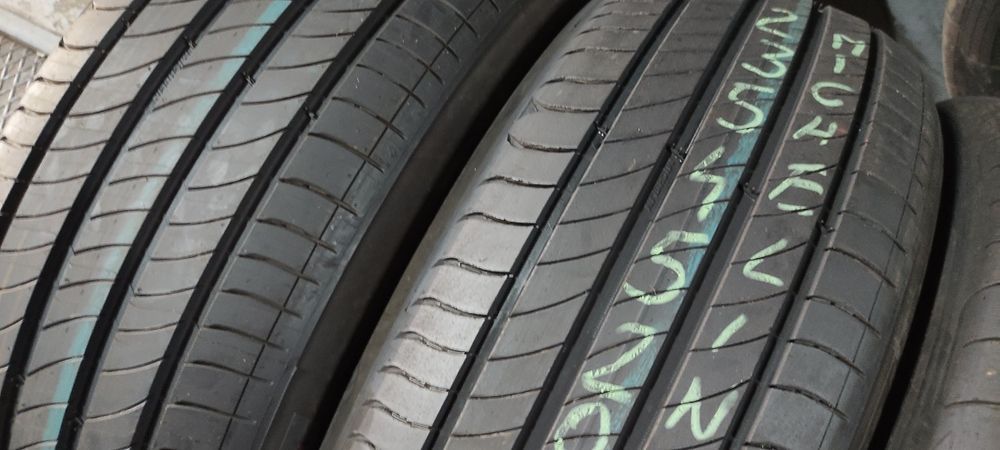 Pneus 235/45/20  semi novos