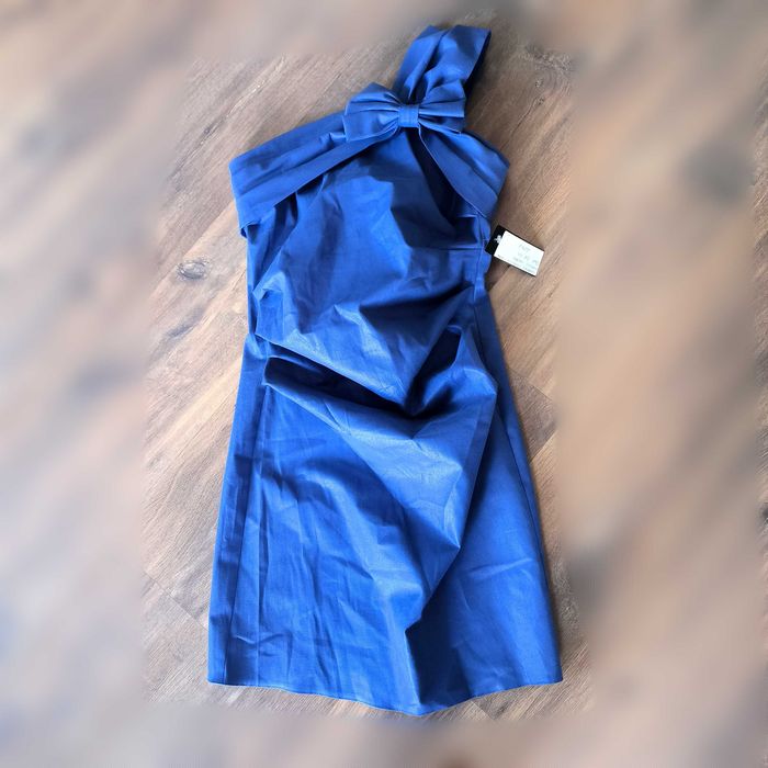 Elegancka nowa sukienka na jedno ramię z kokardą 38 Vera fashion Kaja