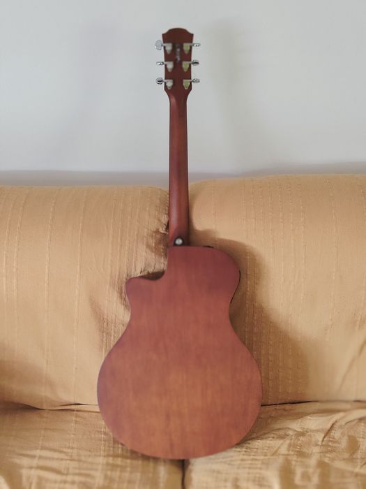 Guitarra smiacustica