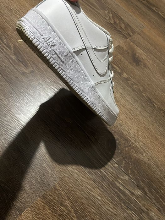 Nike Air Force 1 LE