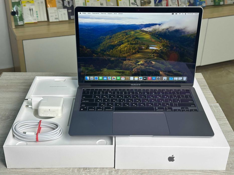 Ноутбук Apple MacBook Air 13 M1/16GB/512GB Space Gray A2337