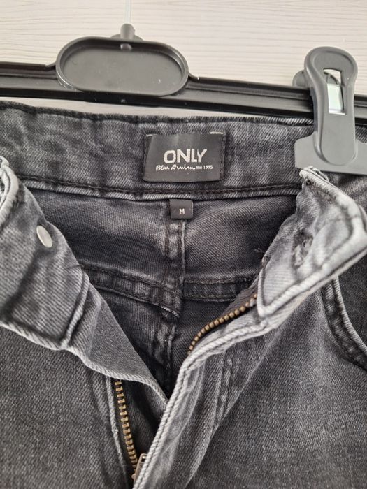 Spodnie jeansowe na wysoką