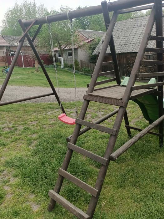 Huśtawka i zjeżdżalnia
