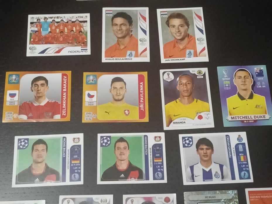 Lote de 22 cromos diversos ( várias coleções)