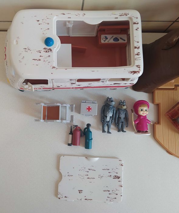 Masza Karetka Pogotowia + Domek