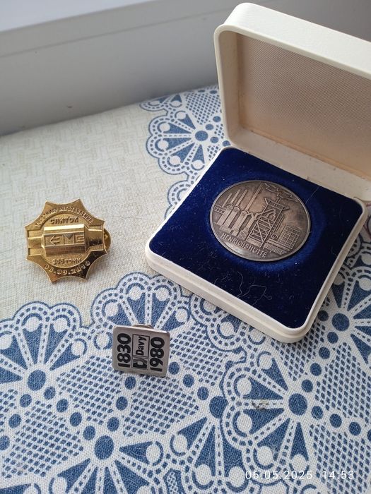 Немецкий памятный знак - 15 лет вакуумной печи. 1974 г.