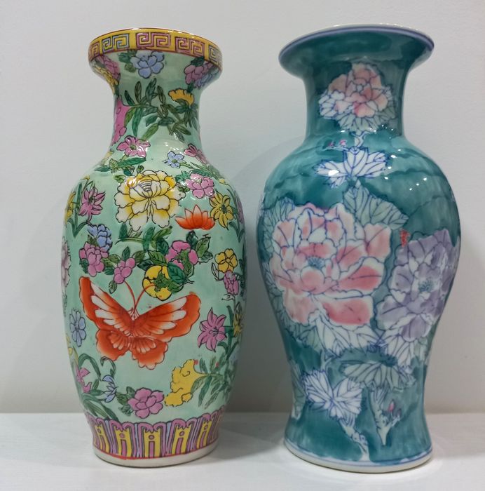 Vasos com motivos florais