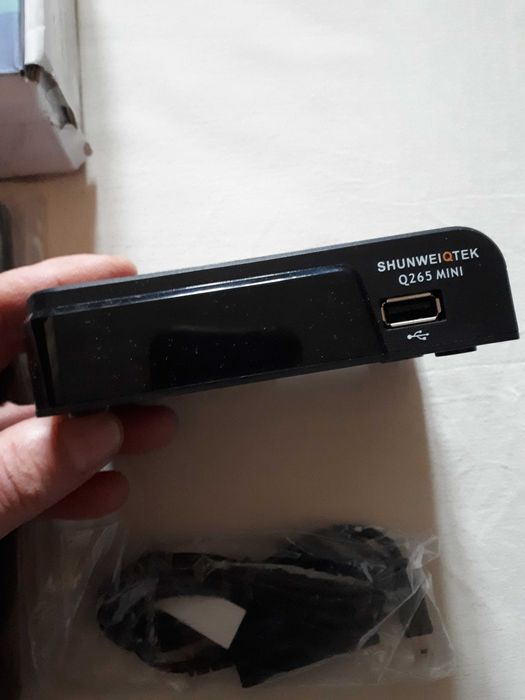 Цифровий ефірний DVB-T2 декодер SHUNWEIQTEK Q265 MINI