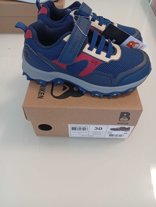2 pares de sapatilhas novas de menino