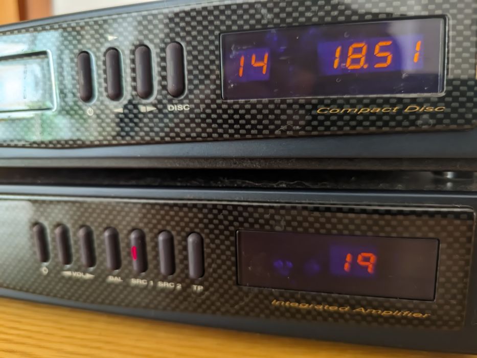 Amplificador Integrado + Leitor de CD Quad 77 

À venda dois c