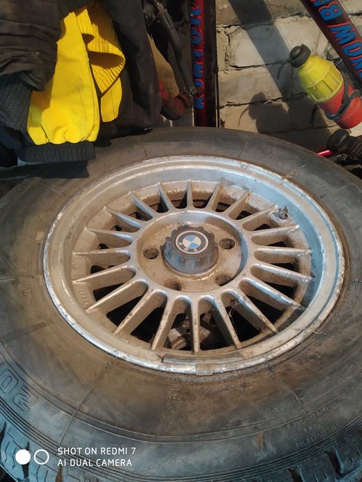 диски с резиной на BMW  R-14   400 ГРН. 5-120