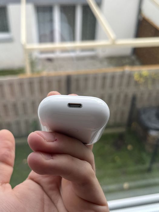 Etui ladujace Box Pudelko A1602 airpods 2
