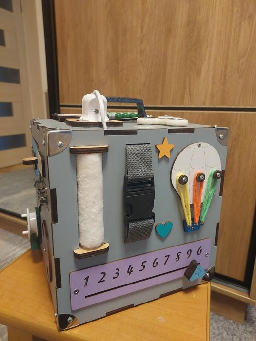 Дитячий Бізікуб Бізіборт