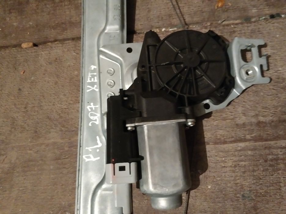 Моторчик склопідйомника Пежо 207 sw