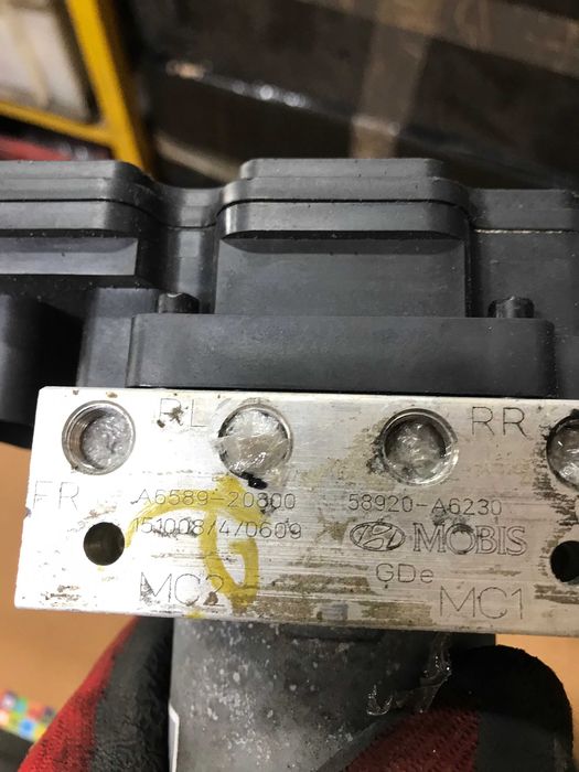 Блок модуль насос помпа ABS АБС Hyundai I30 i30 \ Kia Ceed.