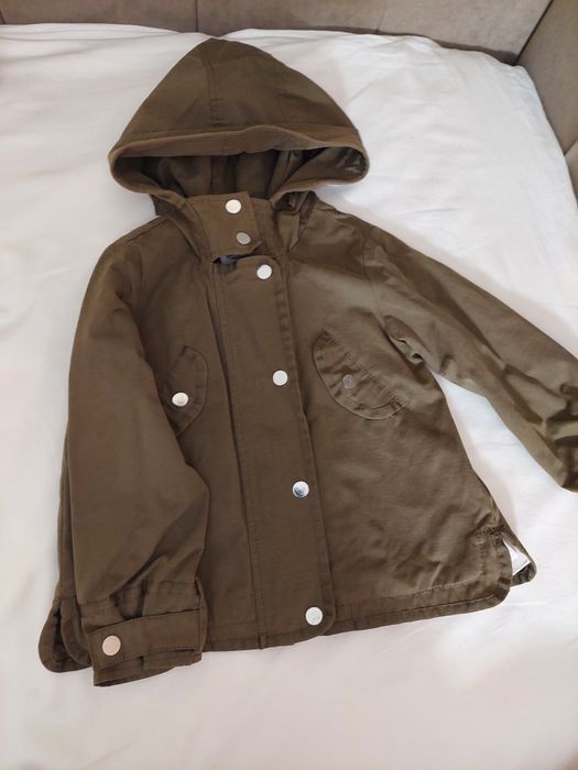 Куртка-вітровка Zara Girl Outerwear з капюшоном для дівчинки, зріст 110