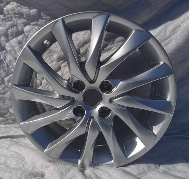 Felga aluminiowa 9687678480 6,5Jx17 Citroen C4 Picasso 4x108 ET26 nowa