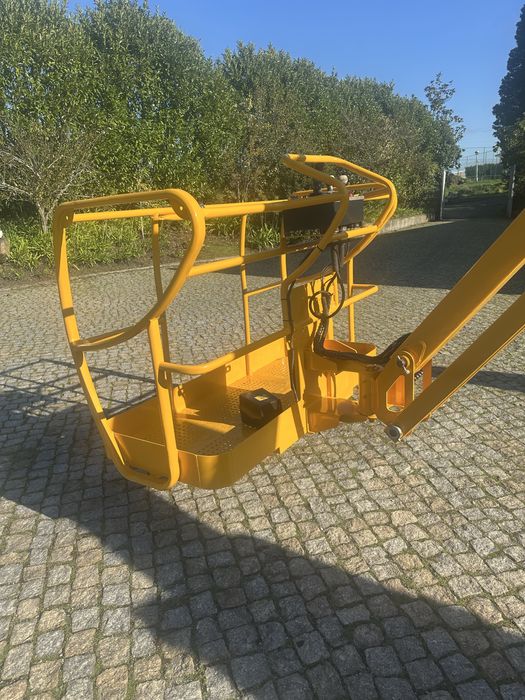 Plataforma elevatoria articulada 20 metros