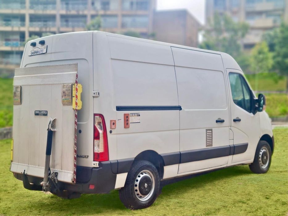 Renault Master 2.3 dCi L2H2 3.5T plataforma IVA DEDUTÍVEL