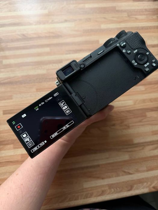 Фотоапарат Sony Alpha a6700 Kit (18-135mm OSS) — Офіційний, стан нового, гарантія, можливий торг