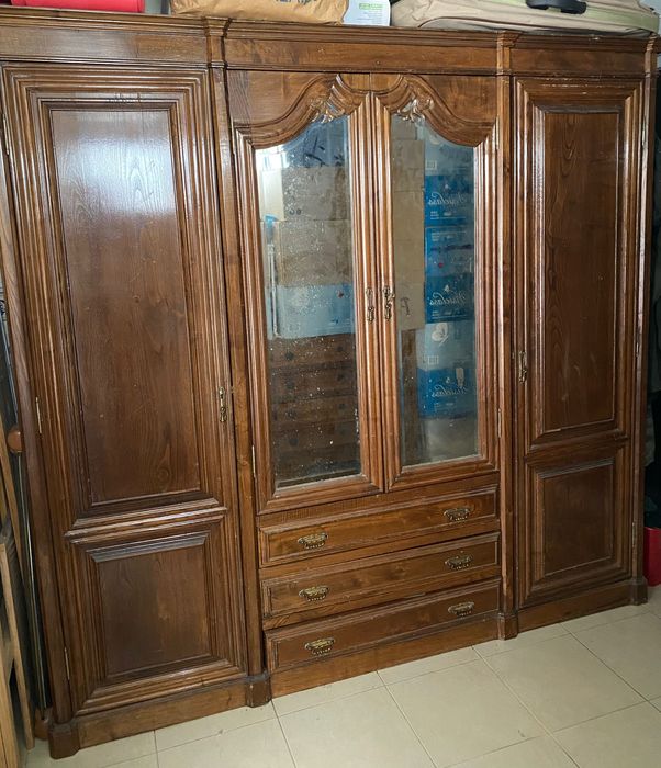 Guarda-vestidos de madeira de carvalho maciço