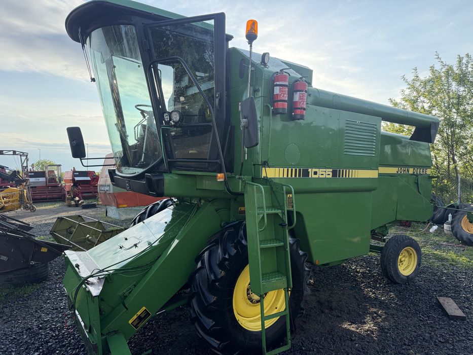 Комбайн зернозбиральний John Deere 1055
