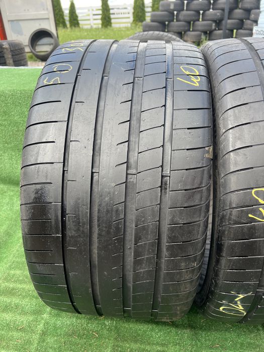 Opony  Goodyear  305/30/21 para