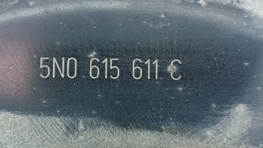Manga de eixo trás esquerda VOLKSWAGEN Passat Variant (365)