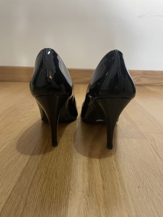 Sapatos tacão pretos