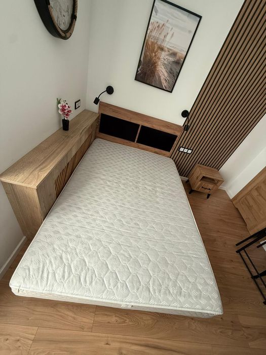 Łóżko jak nowe - materac na stelażu 140x200cm