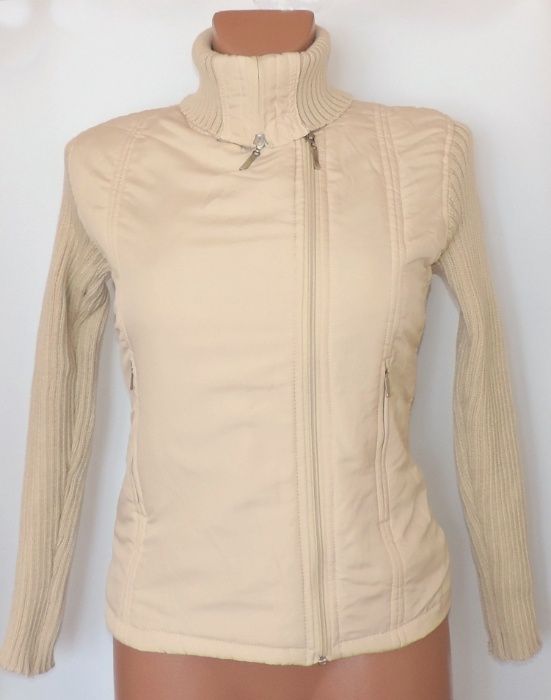 Кофта тепла на замку