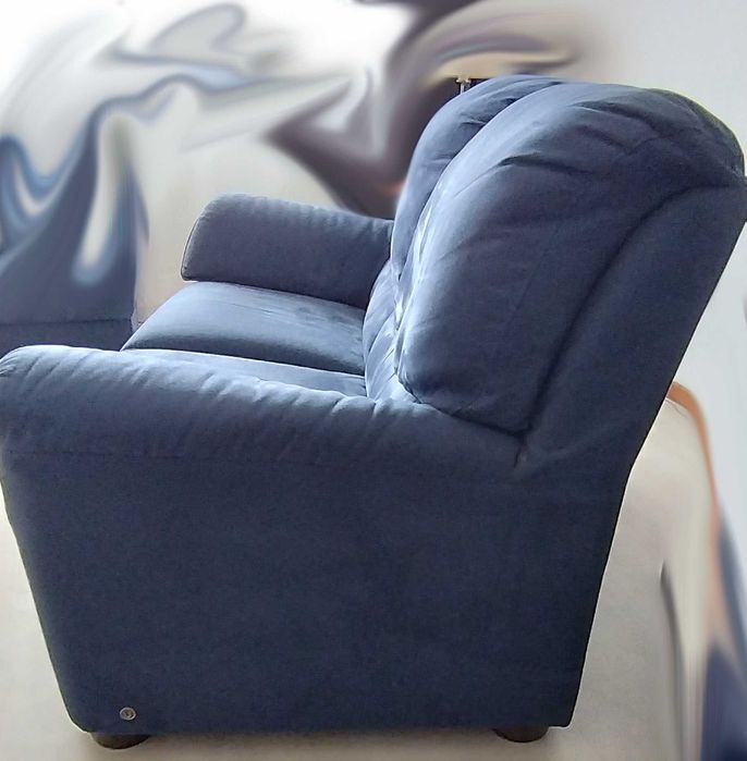 2 Sofás Divani & Divani - um deles tem duplo Relax