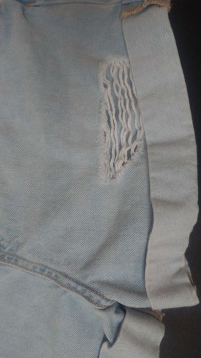 Krótkie spodenki, ogrodniczki jeansowe H&M rozmiar 38 rozdarcia