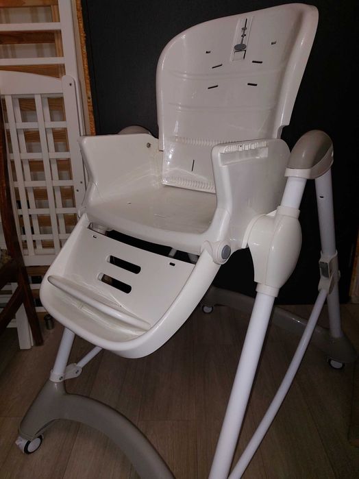 Дитячий стілець для годування Carrello