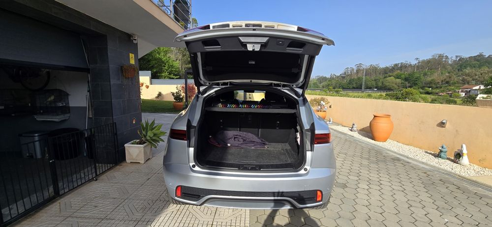 Jaguar E-pace R-Dynamique P300e