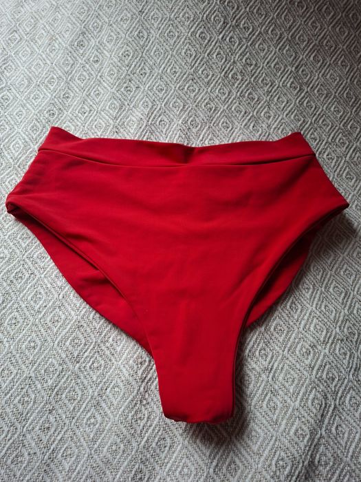 Czerwony strój do pole dance