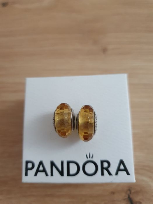 Pandora Charms Murano, fasetki miodowe złote