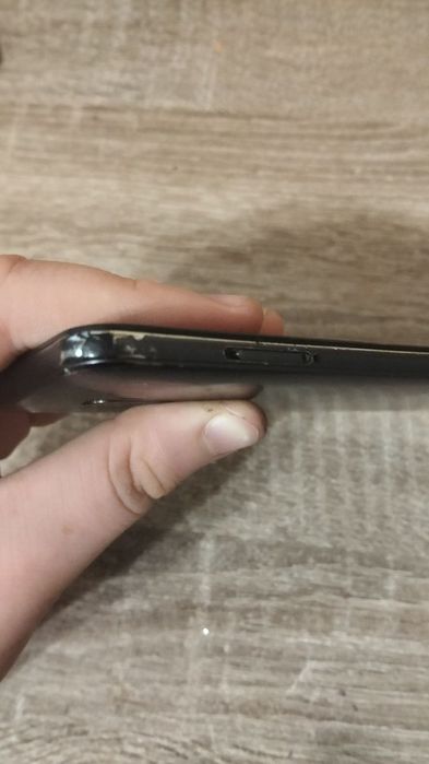 Смартфон pocophone f1 2018 року народження був і остається дуже класним телефоном для ігор або навчання