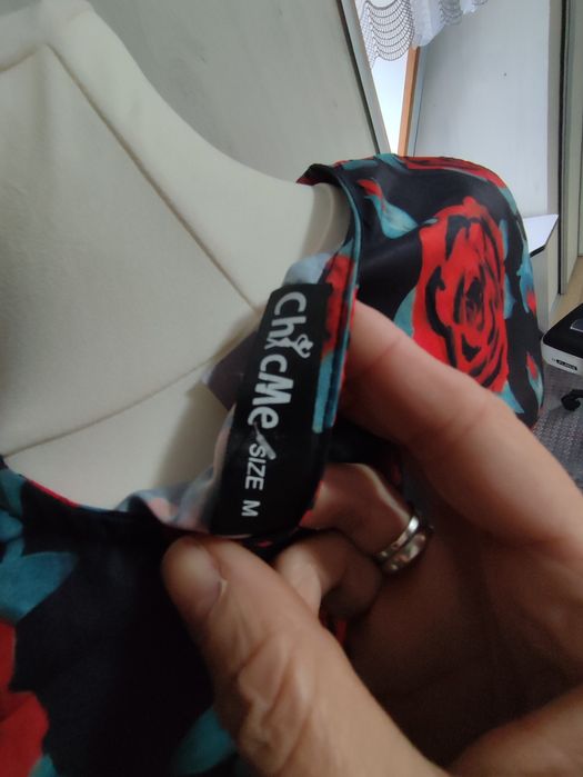 Bluzka damska grafitowa, czerwone róże, firmy Chic me, roz M