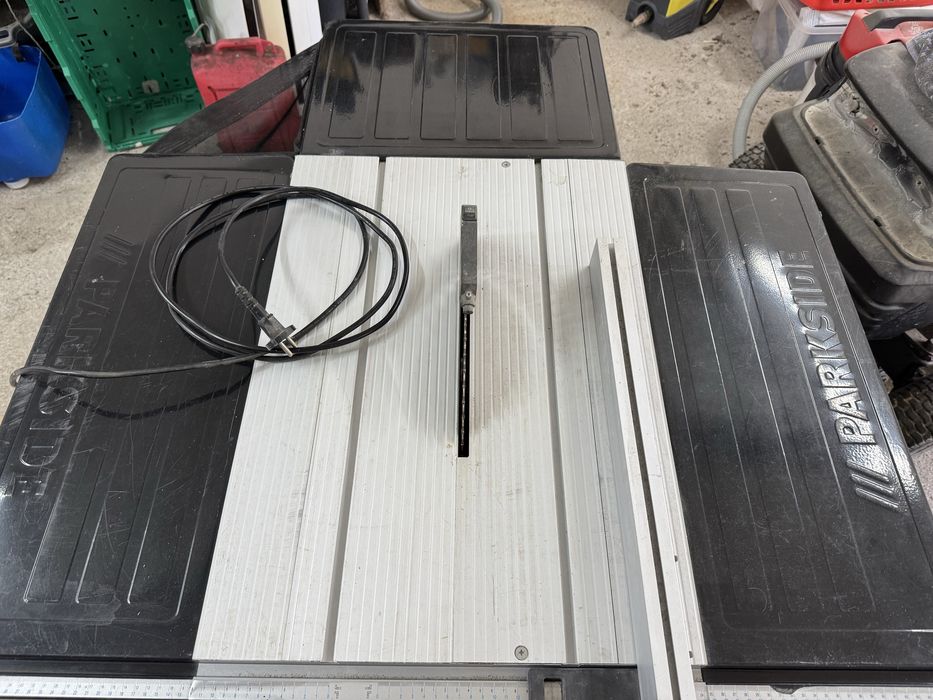 Serra de bancada Parkside PTK2000D3