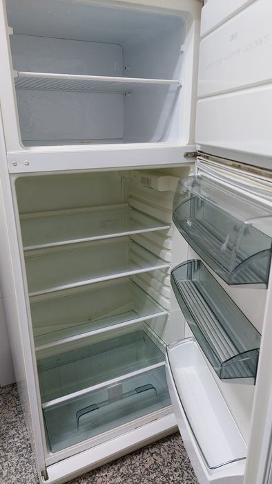 Frigorífico AEG ÖKO_SANTO – a funcionar (necessita verificação)