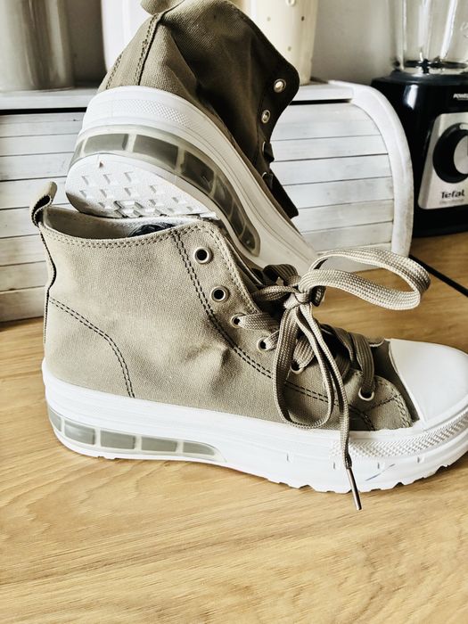 Snakersy khaki nowe 38