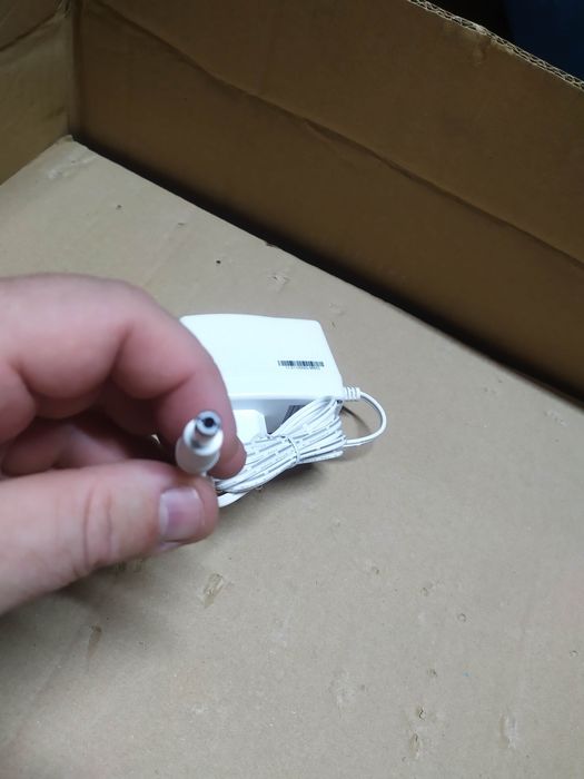 Новий блок живлення CWT адаптер питания 12В 12V 2.5A 30W 5.5/2.1
