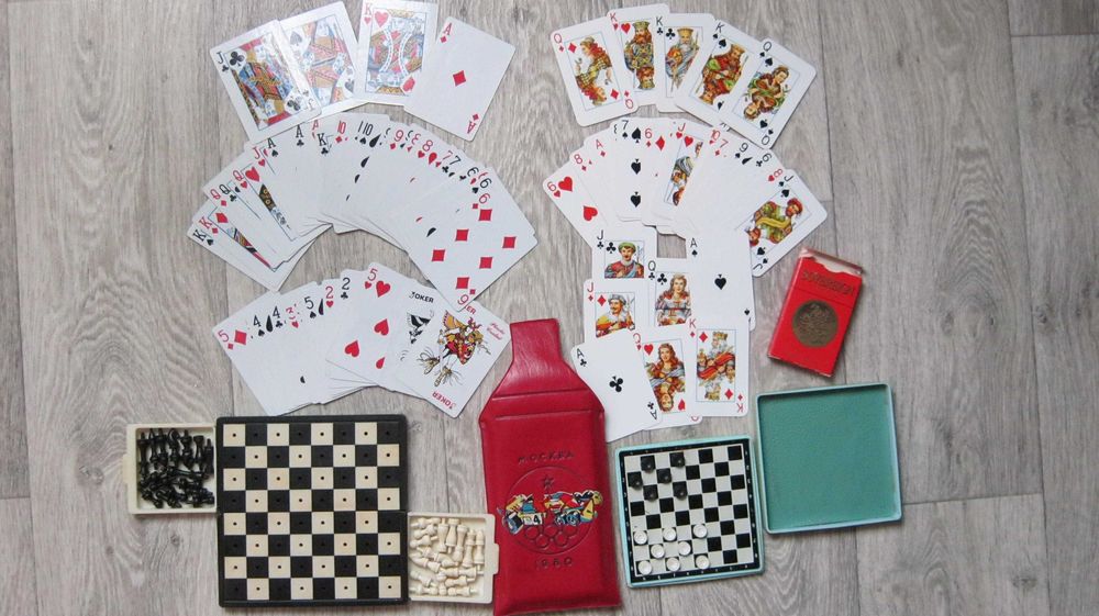 Карты игральные шахматы штырьковые шашки