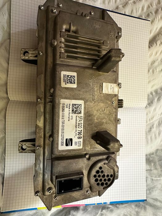 Спідометр ,щиток приборів SEAT LEON 5FA 920 790 B