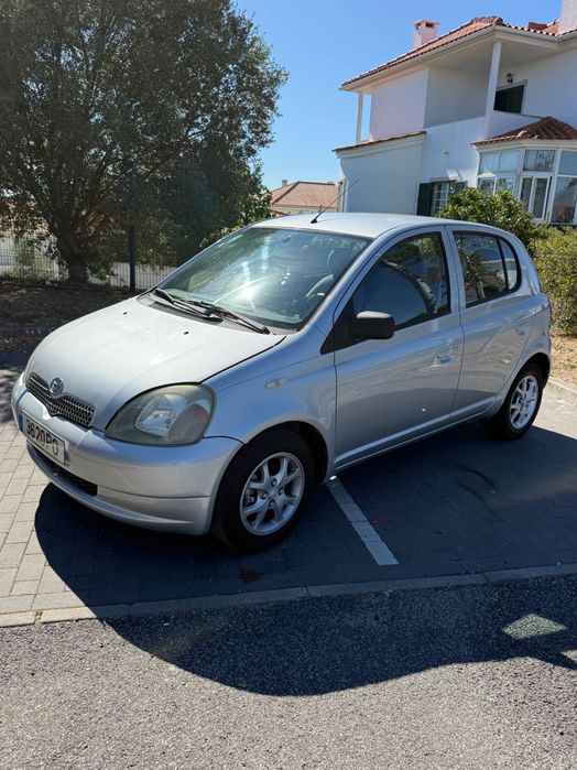 Toyota Yaris 1.0  - Estimado - 124 mil klms - Revisao - Pneus novos - Pintura nova