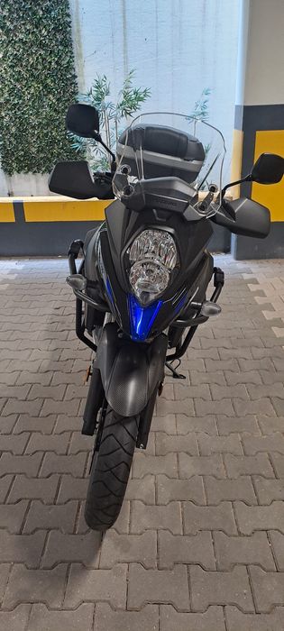 Suzuki Vstrom 650 ano 2024 (apenas 8.900 kms)